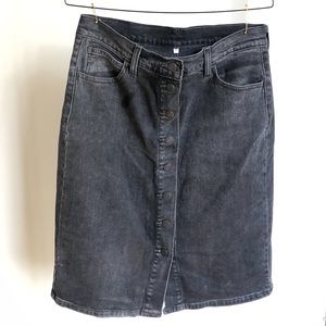 Levi’s button front stretch denim pencil skirt